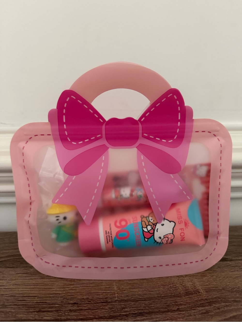 Hello Kitty Gift Set- this is for 1 gift set not the pair - Picture 4 of 5